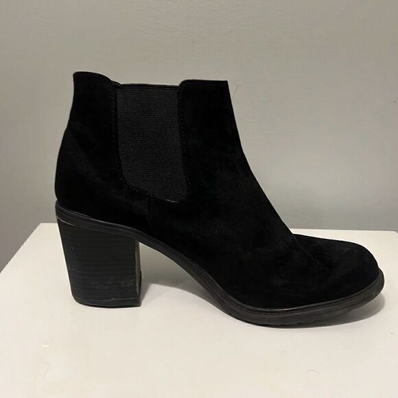 Merona Women's Black Classic Wedge Heel Slip On Slimming Ankle Boots Size 8 - Picture 5 of 11